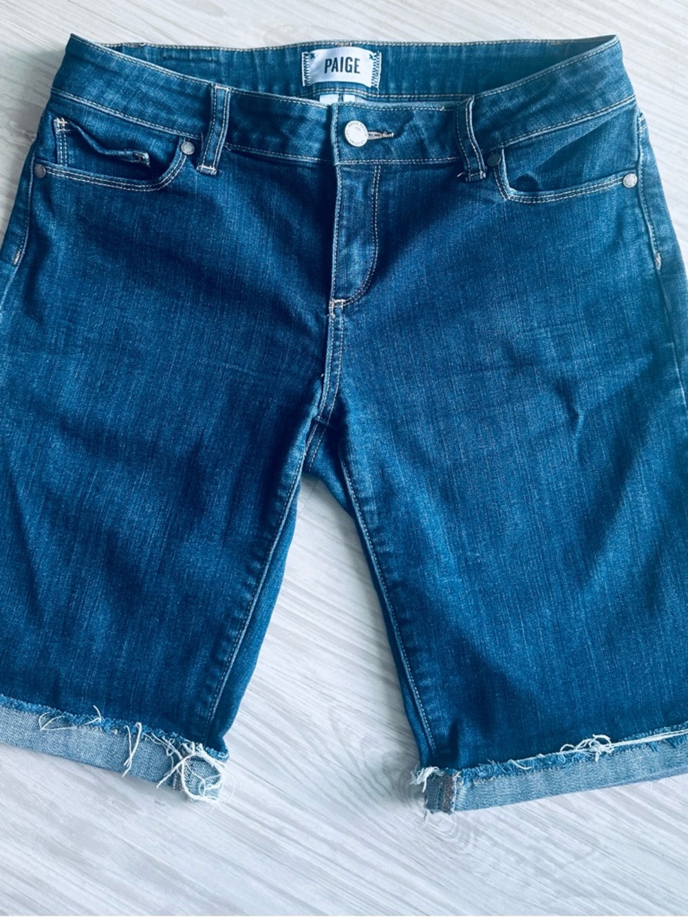 PAIGE Women’s Size 28 Denim Dean Bermuda Stretchy Jean Shorts Dark Wash Frayed